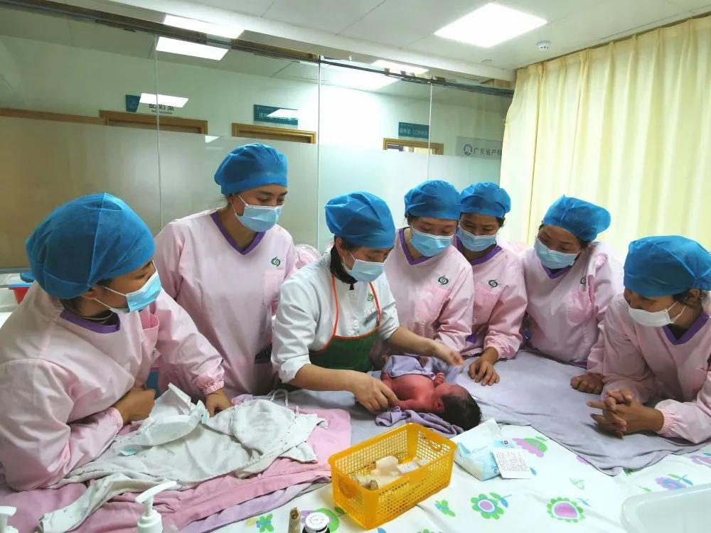 利津县妇婴监护型护送